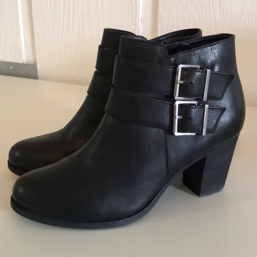 Clarks Black Leather Heeled Booties (SO COMFY)